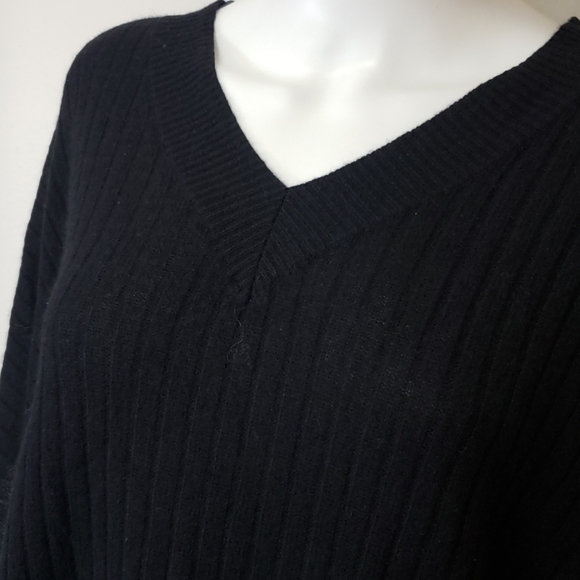 *SOLD*NWOT Halogen Cashmere Poncho Sweather - Picture 3 of 7